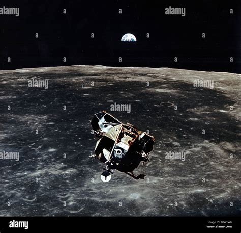 Lunar Module Earth Apollo Orbiting Moon Stock Photo Alamy