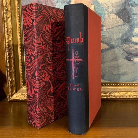 Vintage Bram Stokers Dracula Beautifully Illustrated Book With