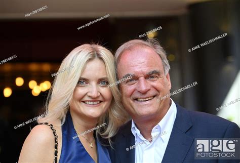 Dr Georg KOFLER With With Isabel KOFLER Gala Goldene Sonne Spezial