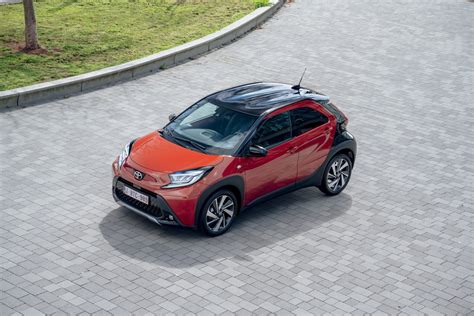 Toyota Aygo X Crossover Presenta Un Design Pi Moderno E Spazioso