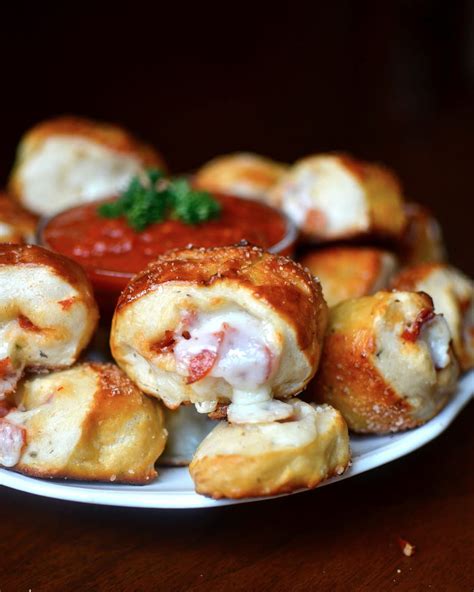 Yammie S Noshery Pretzel Pizza Rolls {with Auntie Anne Style Hd Phone Wallpaper Pxfuel