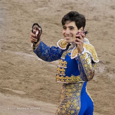 Del Toro Al Infinito Las Ventas El Triunfo De Álvaro Lorenzo Con La