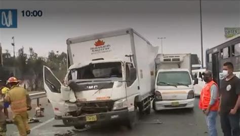 San Juan De Miraflores Accidente Vehicular En La Panamericana Sur Deja