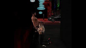 MILF puta en spandex chupando polla en un callejón XVIDEOS