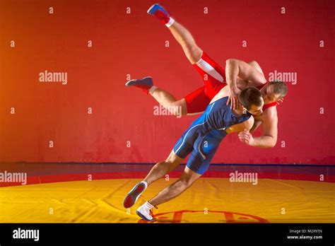 Wrestling mat circle -Fotos und -Bildmaterial in hoher Auflösung – Alamy
