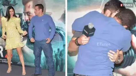 Salman Khan Imitates Emraan Hashmi S Kissing At Tiger 3 Success Event Video Goes Viral