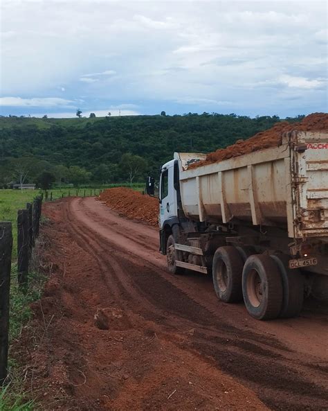 Prefeitura Realiza Recupera O De Estradas Na Linha Paran Dando Acesso