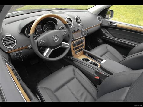 2010 Mercedes-Benz GL550 - Interior | Caricos