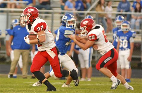 Glen Rose Looks The Part Of Conference Favorite Defeats Paris 54 7