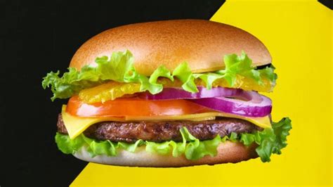 Carls Jr tiene una hamburguesa gratis para celebrar a los niños en su