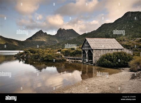 Cradle Mountain and Dove Lake, peak, Hut, Cradle Mountain Lake St Clair