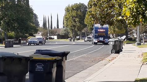 Garbage Truck Republic Services Yard Waste Youtube