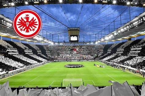 Gänsehaut! Eintracht-Fans heizen mit Mega-Choreo ein