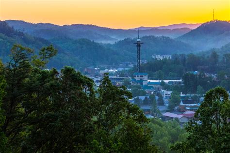 Your Guide To Visiting Gatlinburg In The Fall Speedwerkz