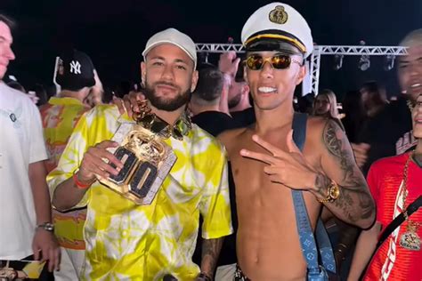 Quem Buzeira Influenciador Que Deu Colar De R Milh Es A Neymar