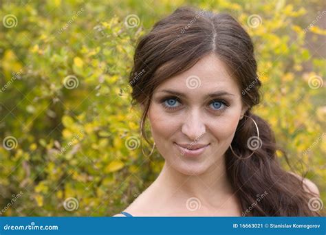 Belle Fille De Sourire Image Stock Image Du Personne 16663021