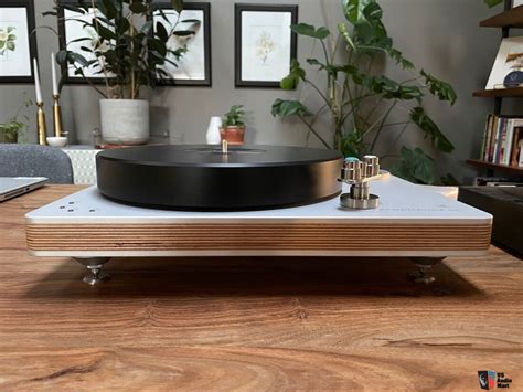 Clearaudio Performance Dc Wood Turntable Extras And Optional Tonearm