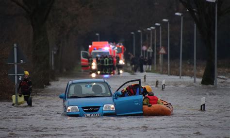 Meppen Feuerwehr Rettet Autofahrer Aus Dem Wasser Was Los In