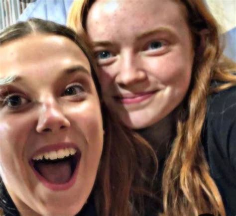 Millie Bobby Brown And Sadie Sink Cute Pic In 2023 Bobby Brown