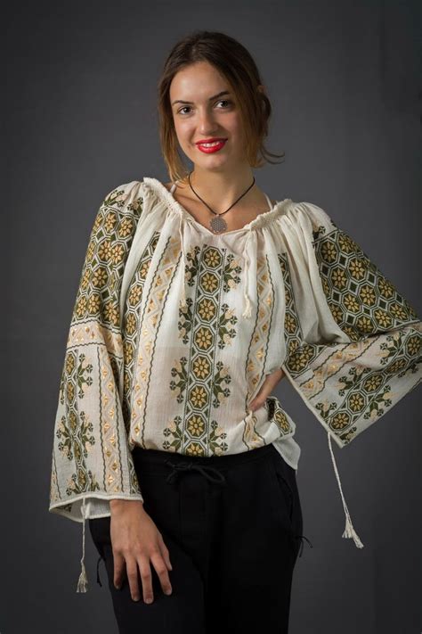 Manually Embroidered Romanian Blouse Traditional Outfits Romanian