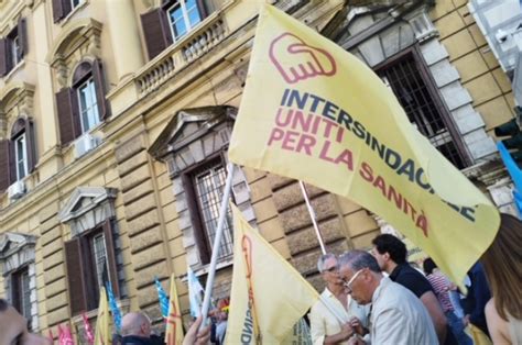 Salviamo la Sanità pubblica Manifestazioni in tutta Italia