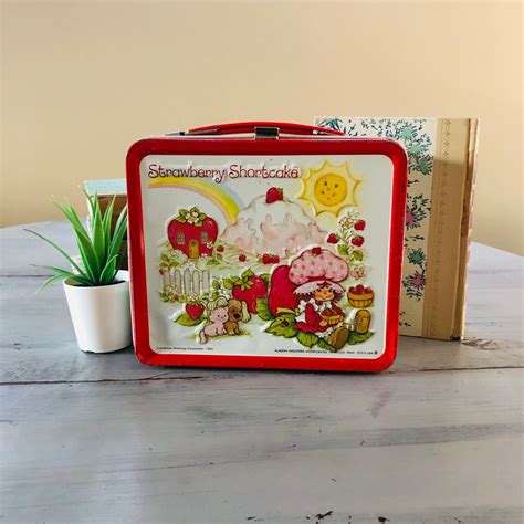 Vintage 1980 S Strawberry Shortcake Metal Lunch Box Etsy