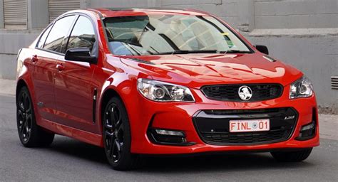 The Last Holden To Roll Off The Production Line In Australia Is Up For Auction | Carscoops