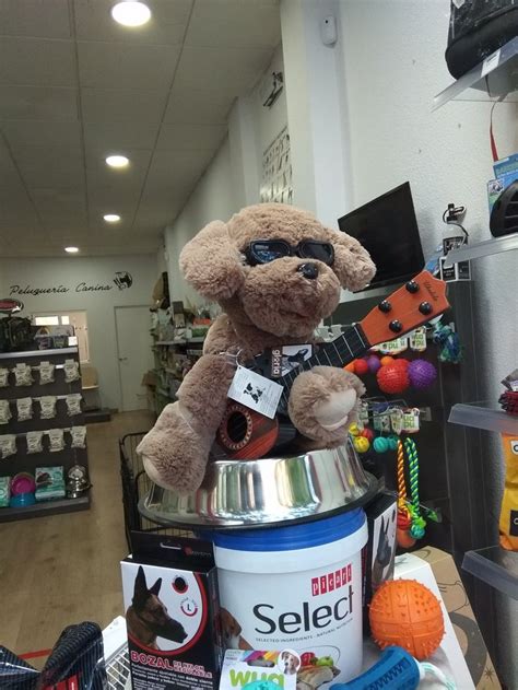 Tienda de Alimentación y Accesorios y Peluquería Canina Profesional