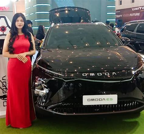 Chery Sorotkan Mobil Listrik Omoda E5 Di IIMS Surabaya 2024