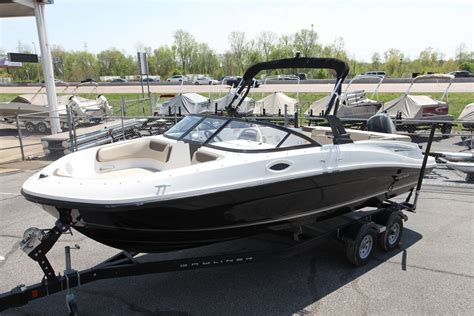 Bayliner VR6 review: best bowrider? - boats.com