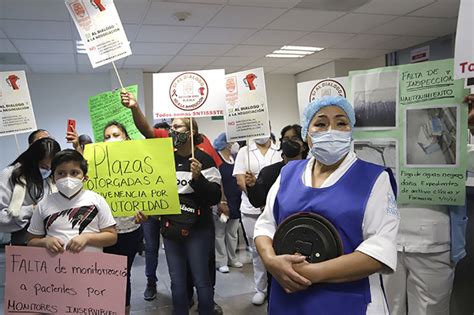 Issste Puebla Granaderos Frenan Protesta De M Dicos E Consulta