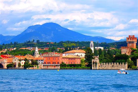 Tour Lazise Navicharters Giro In Barca Lago Di Garda