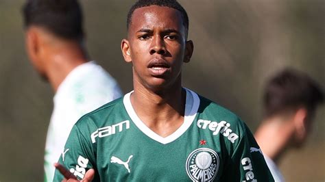 Joia do Palmeiras e destaque no Sub 17 Estevão marca golaços em