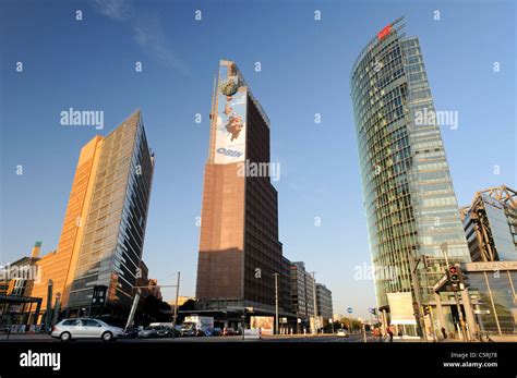 Edificios De Gran Altura En La Plaza Potsdamer Platz Fotografías E