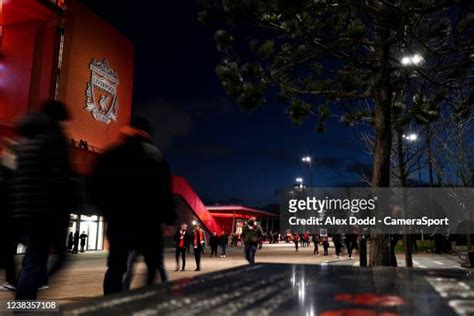 Anfield Night Photos and Premium High Res Pictures - Getty Images