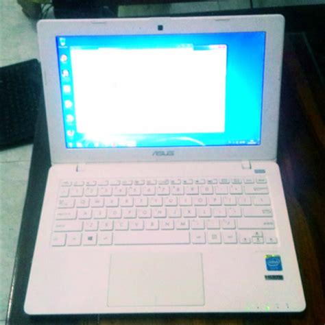 Jual Notebook Asus X200m Murah Putih Fullset Di Lapak Thecom Kraksaan