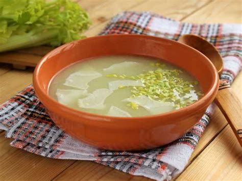 Классический горячий свекольник с курицей — рецепт с фото пошагово