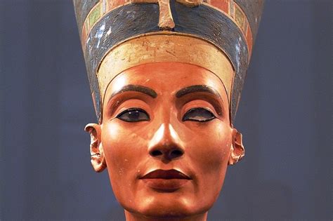 Nefertiti Bust - Discover the Iconic Egyptian Bust of Nefertiti