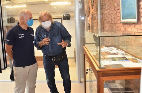 Comandante Da Fam Lia Schurmann Visita O Museu Do Mar Aleixo Belov