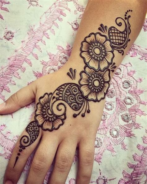 Stunning Yet Simple Mehndi Designs For Beginners Easy And