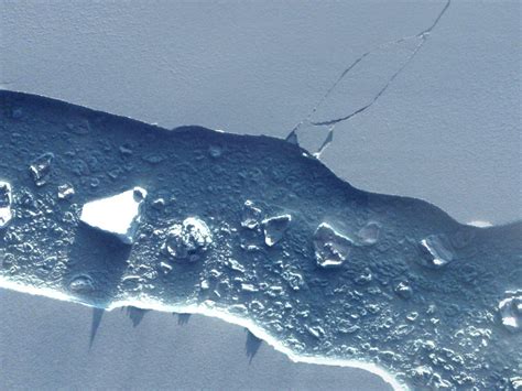 Detailed satellite images show Iceberg A68 at Larsen C in Antarctica ...