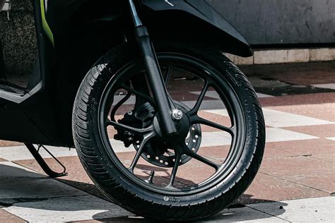 Tips Memilih Ban Tubeless Motor Matic Yang Tepat