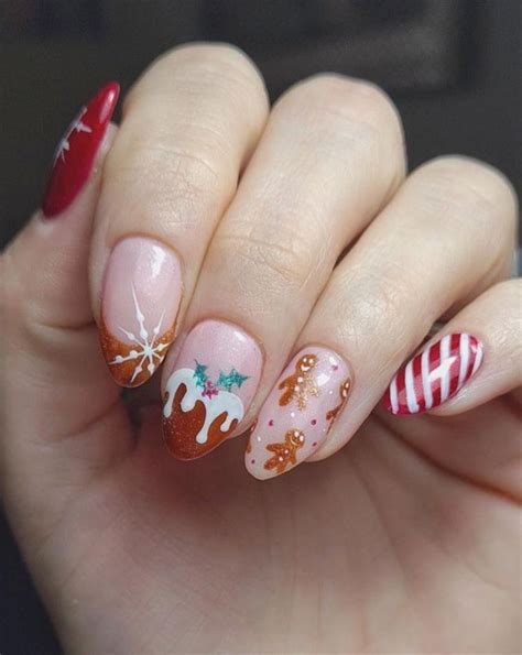 50 Stylish Festive Nail Designs Christmas Pudding Or Gingerbread