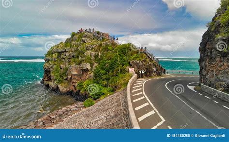 Maconde View Point Mauritius Monument To Captain Matthew Flinders