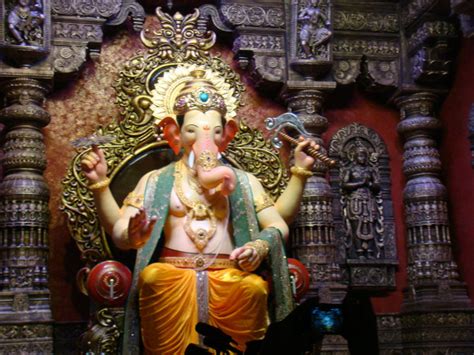 GREEN EARTH: ganpati bappa aarti in marathi