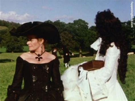 Janet Suzman Nude OnlyFans Leaks Fappening FappeningBook