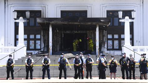 Se Origina Un Incendio En El Antiguo Parlamento De Australia Durante