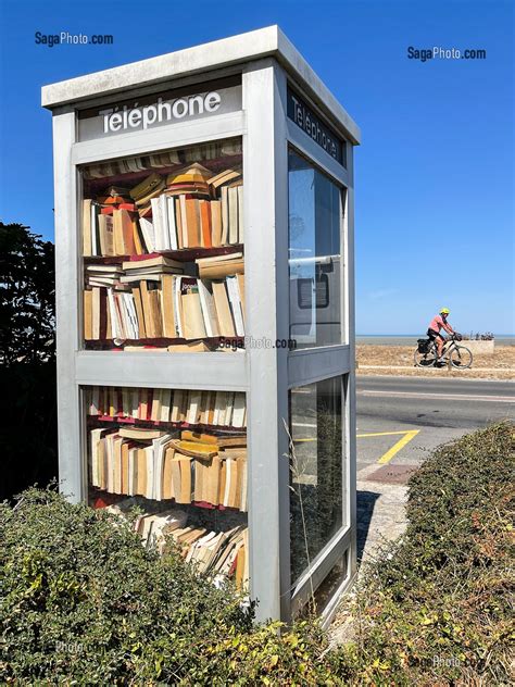 Photo De Ancienne Cabine Telephonique Transforme En Kiosque D Echange