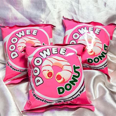 Dowee Donut Strawberry Dipped Flavor Shopee Philippines