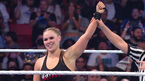 Wwe Smackdown Results Recap Grades Ronda Rousey Taps Out Sonya